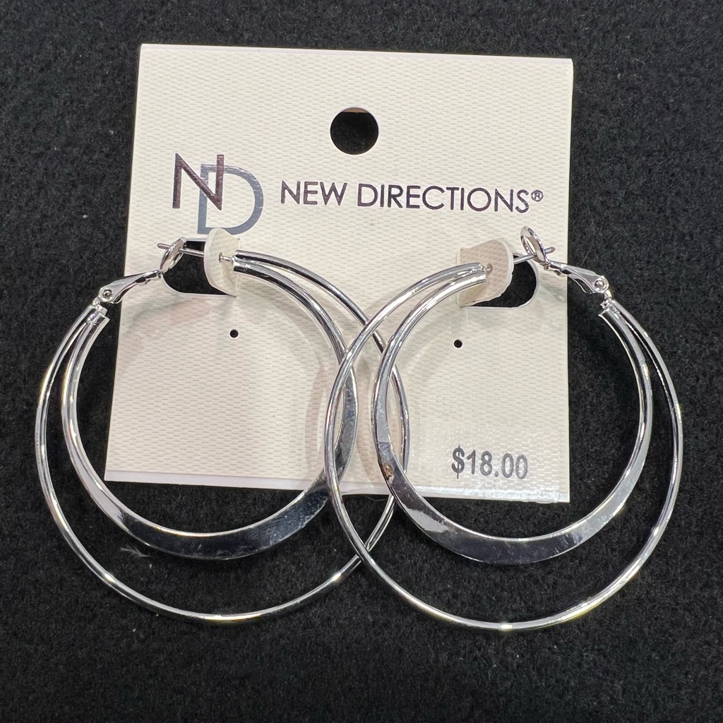 New Directions Silver Tone Hoop Earrings 9$